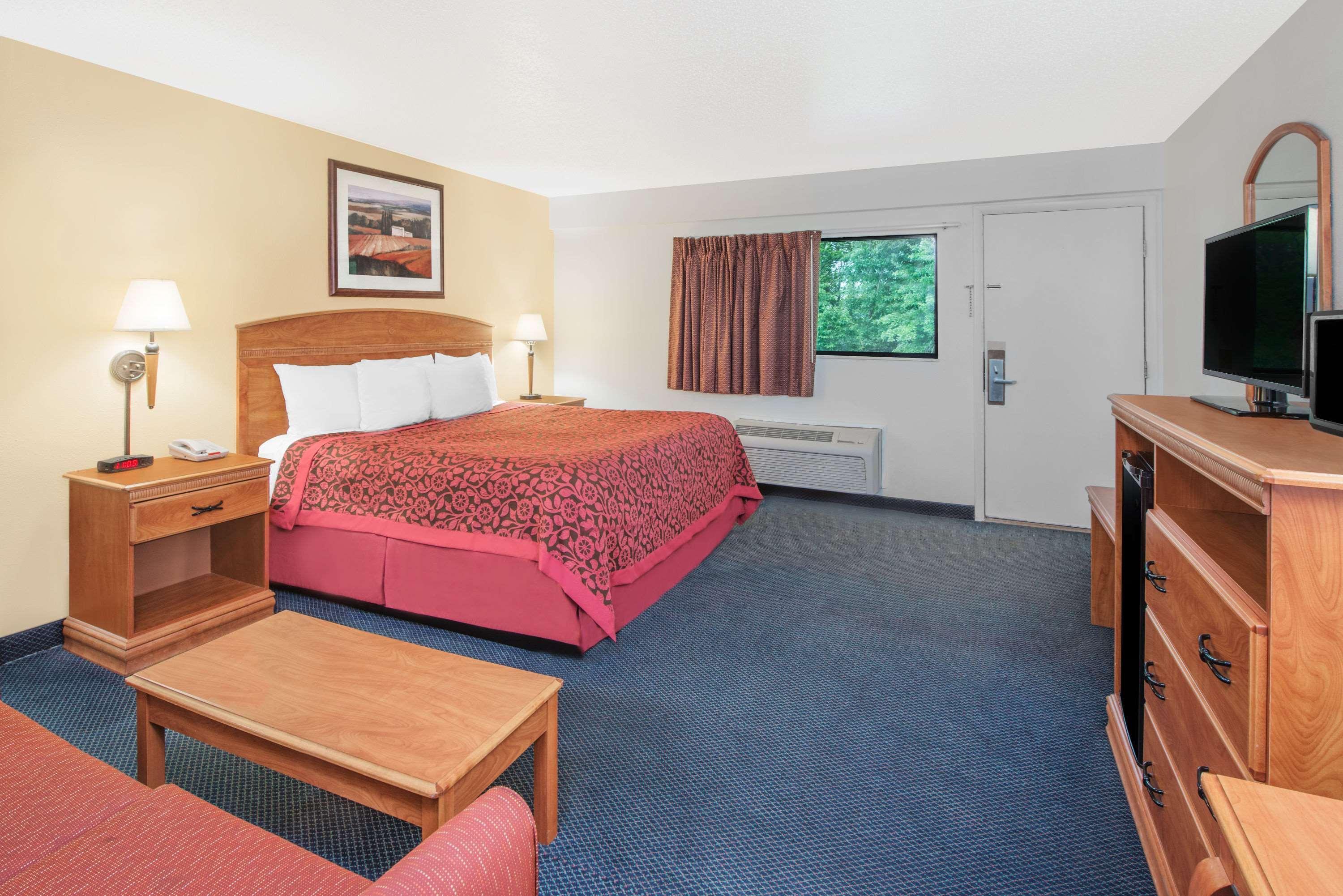 Days Inn By Wyndham Kingdom City Exterior foto